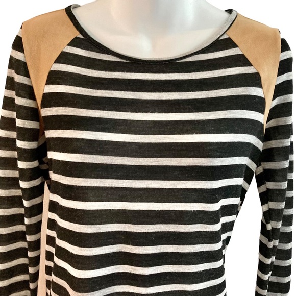 Ya Ya & co. | Striped Top - Picture 3 of 11